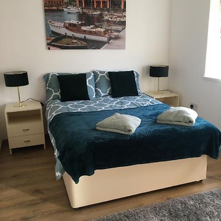 Modern 1 Bedroom Flat Perfect For Match Or City Break 利物浦 外观 照片